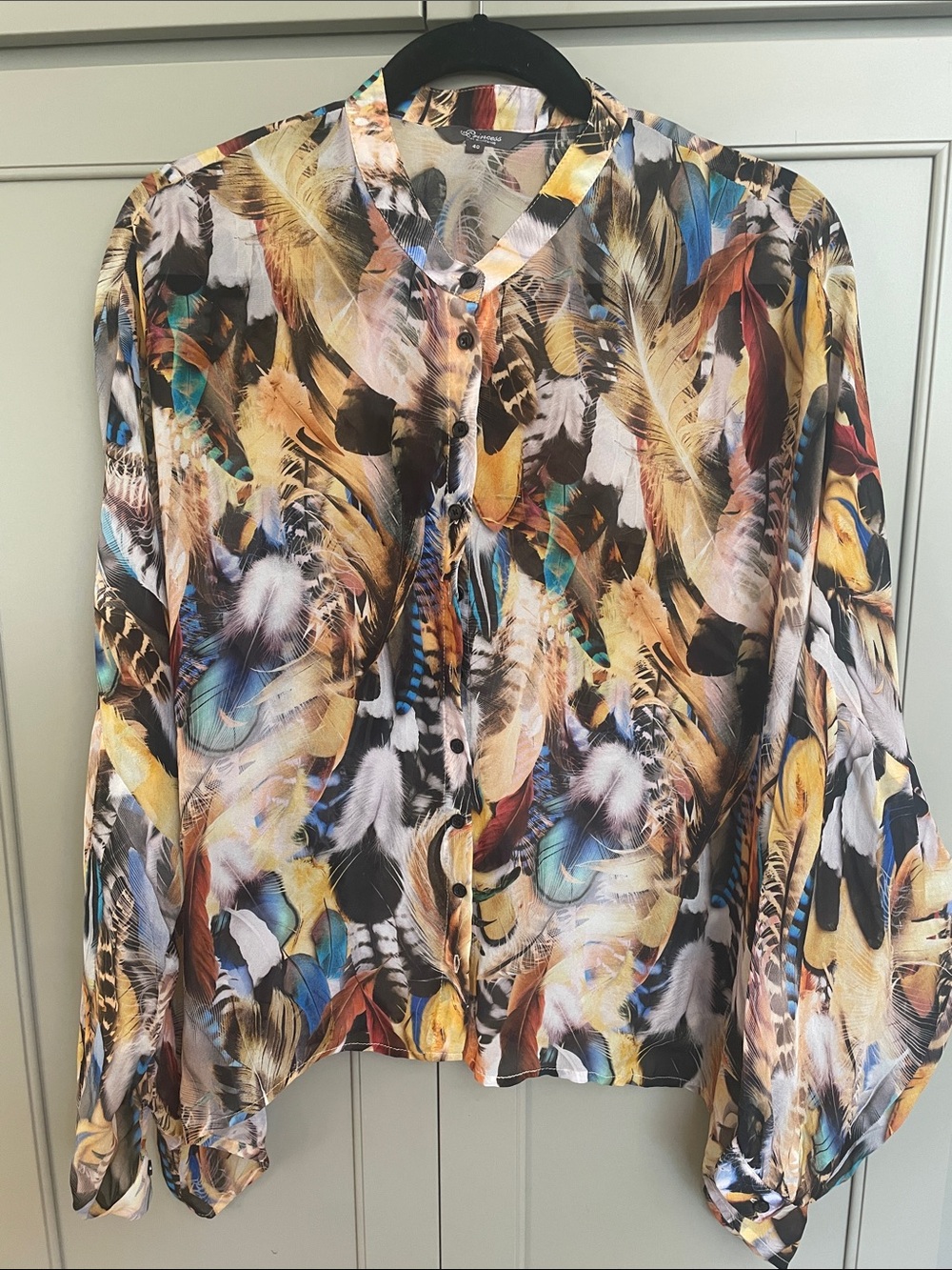 Princess Goes Hollywood Feather Print Button-Front Blouse | Multicolor